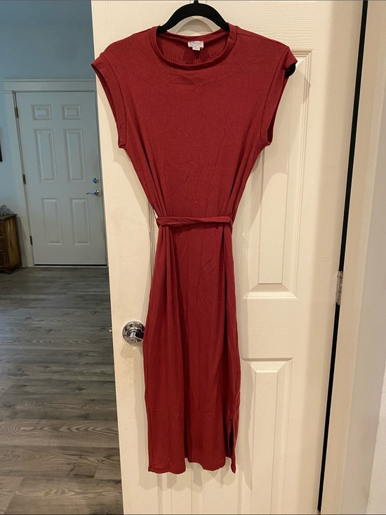 Blue Rain Dresses & Skirts - Blue Rain Sleeveless Midi Dress in Burgundy